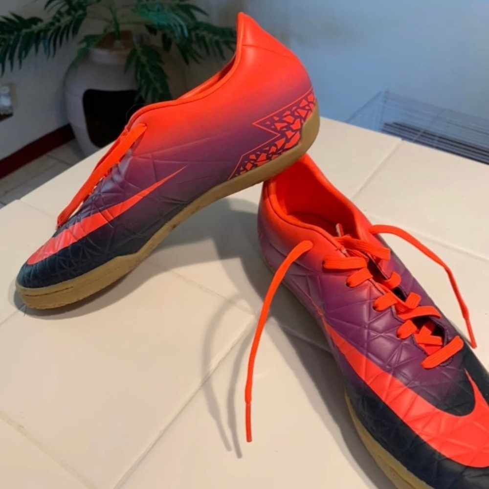 Nike Shoes - Picture 3 of 3